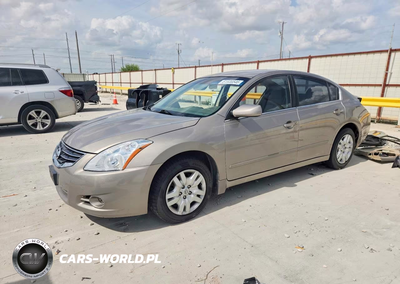 2012 Nissan Altima Base – zdjęcie 1 z 13