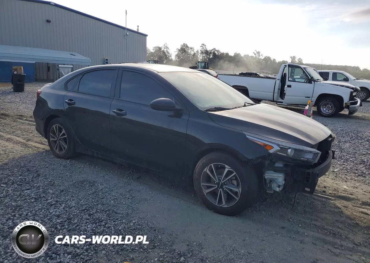 2023 Kia Forte Lxs VIN:3KPF24AD3PE638659 - 4