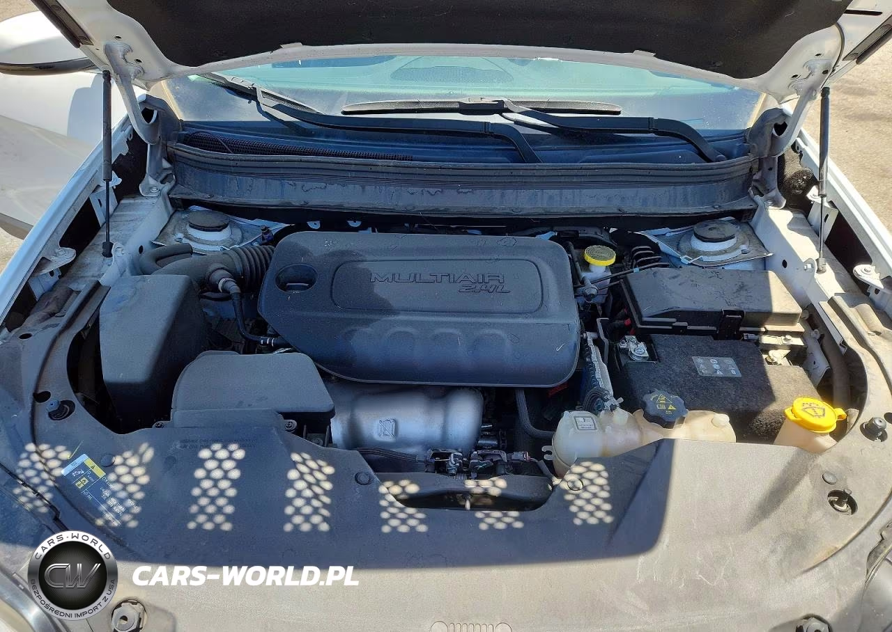2019 Jeep Cherokee Latitude Plus VIN:1C4PJLLB0KD262591 - 12