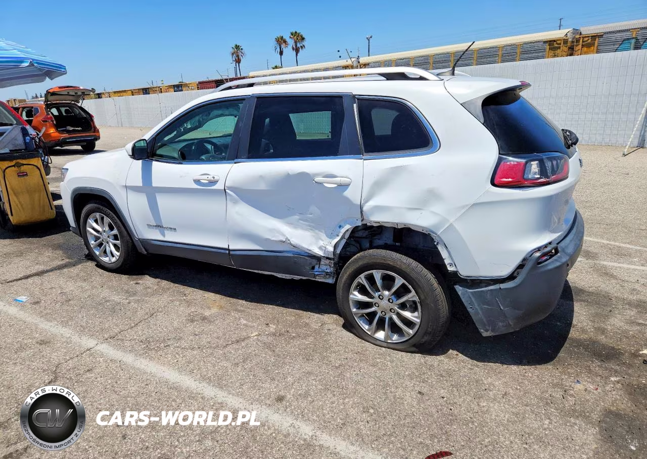 2019 Jeep Cherokee Latitude Plus VIN:1C4PJLLB0KD262591 - 2