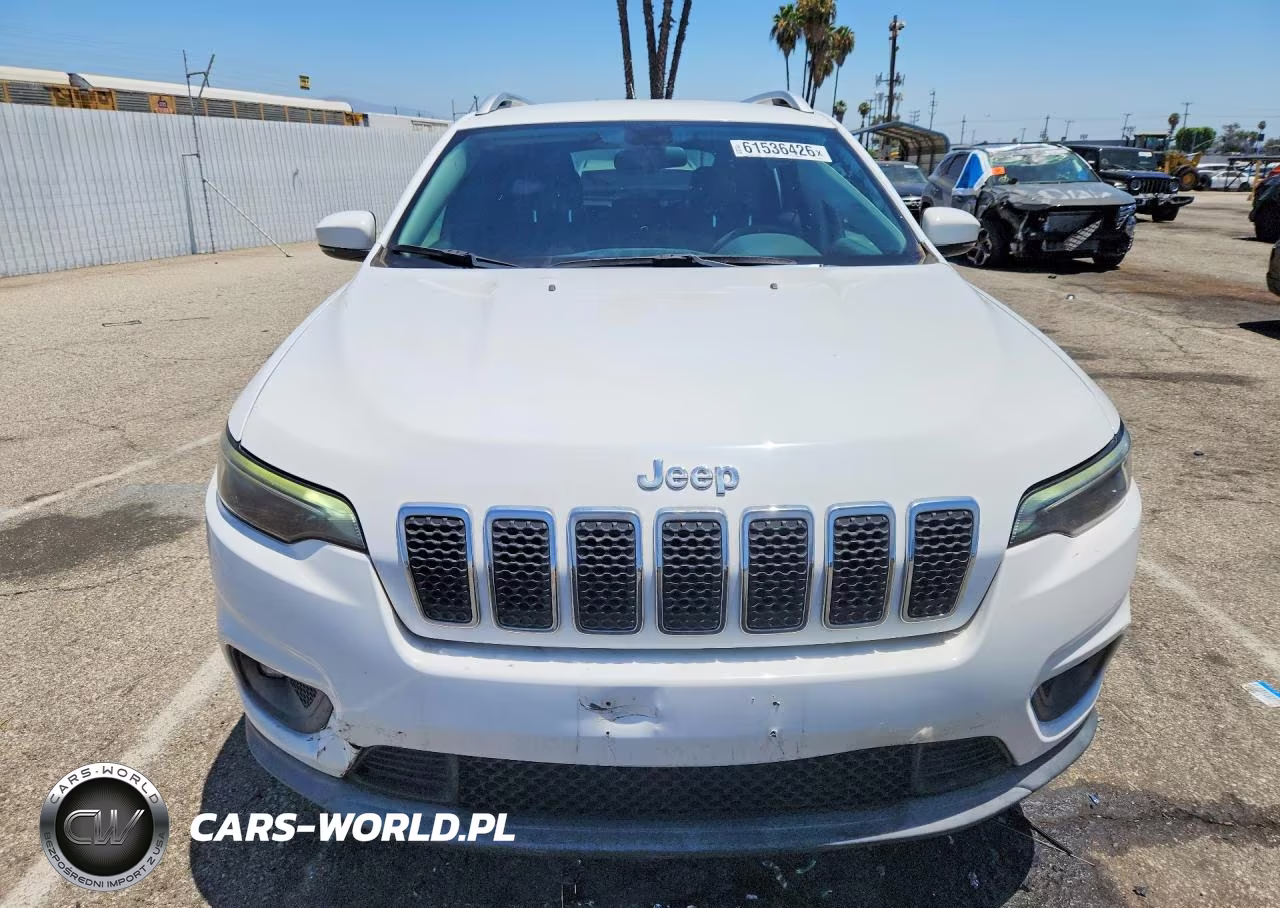 2019 Jeep Cherokee Latitude Plus VIN:1C4PJLLB0KD262591 - 5