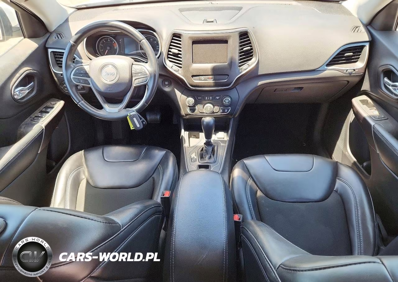 2019 Jeep Cherokee Latitude Plus VIN:1C4PJLLB0KD262591 - 8