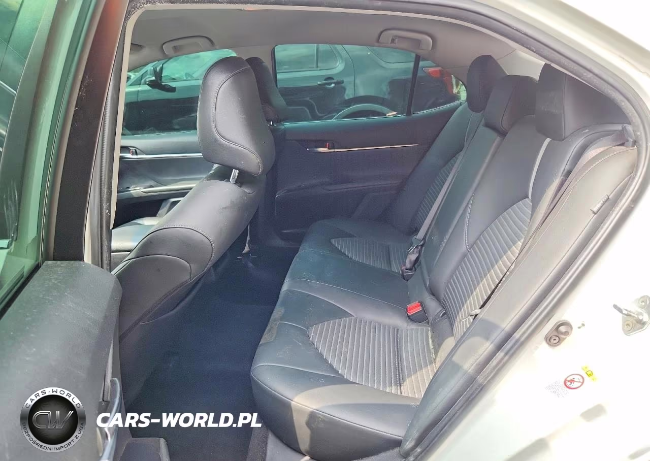 2018 Toyota Camry Se VIN:JTNB11HK1J3050189 - 10
