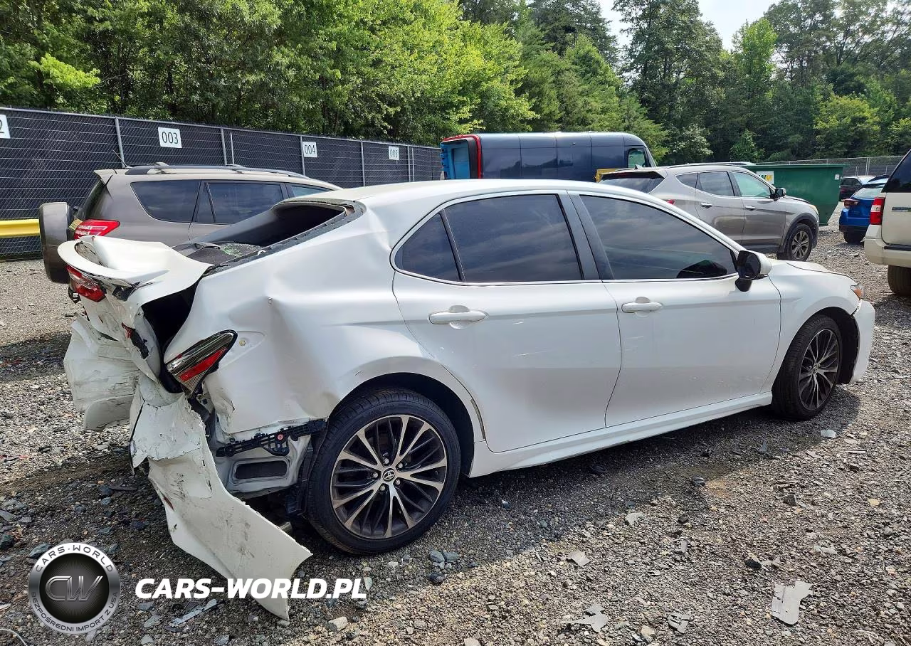 2018 Toyota Camry Se VIN:JTNB11HK1J3050189 - 3