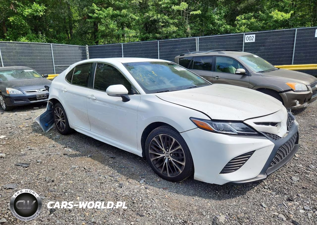 2018 Toyota Camry Se VIN:JTNB11HK1J3050189 - 4