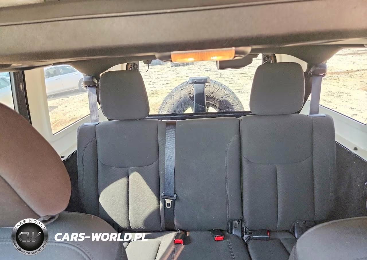 2016 Jeep Wrangler Unlimited Sport VIN:1C4BJWDG9GL209083 - 10