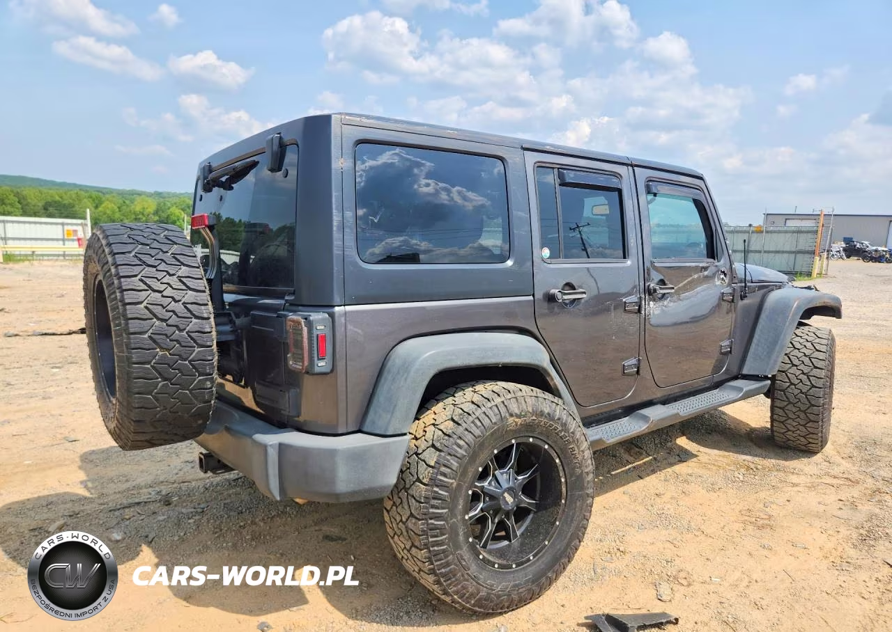 2016 Jeep Wrangler Unlimited Sport VIN:1C4BJWDG9GL209083 - 3