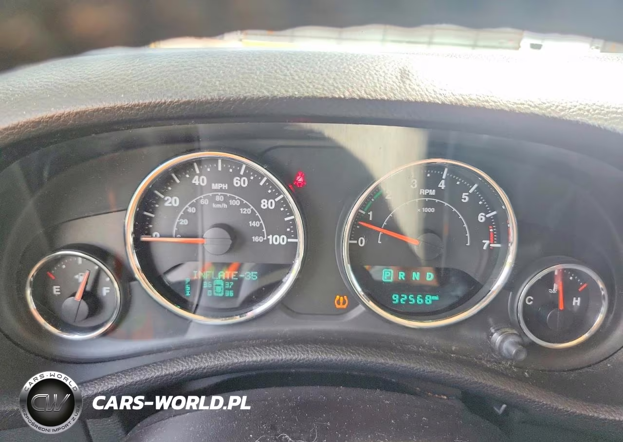 2016 Jeep Wrangler Unlimited Sport VIN:1C4BJWDG9GL209083 - 9