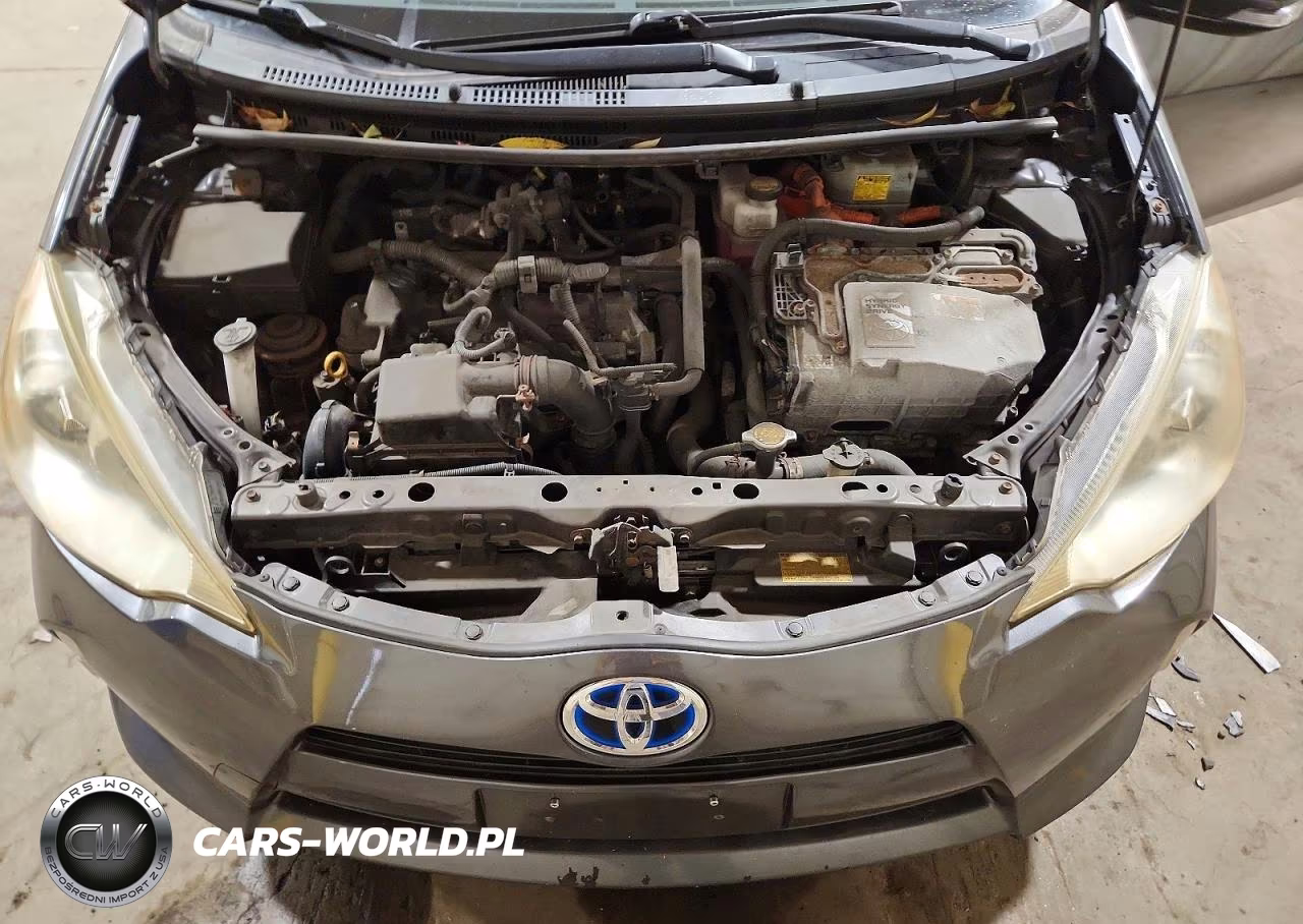2012 Toyota Prius C Two VIN:JTDKDTB3XC1507220 - 11