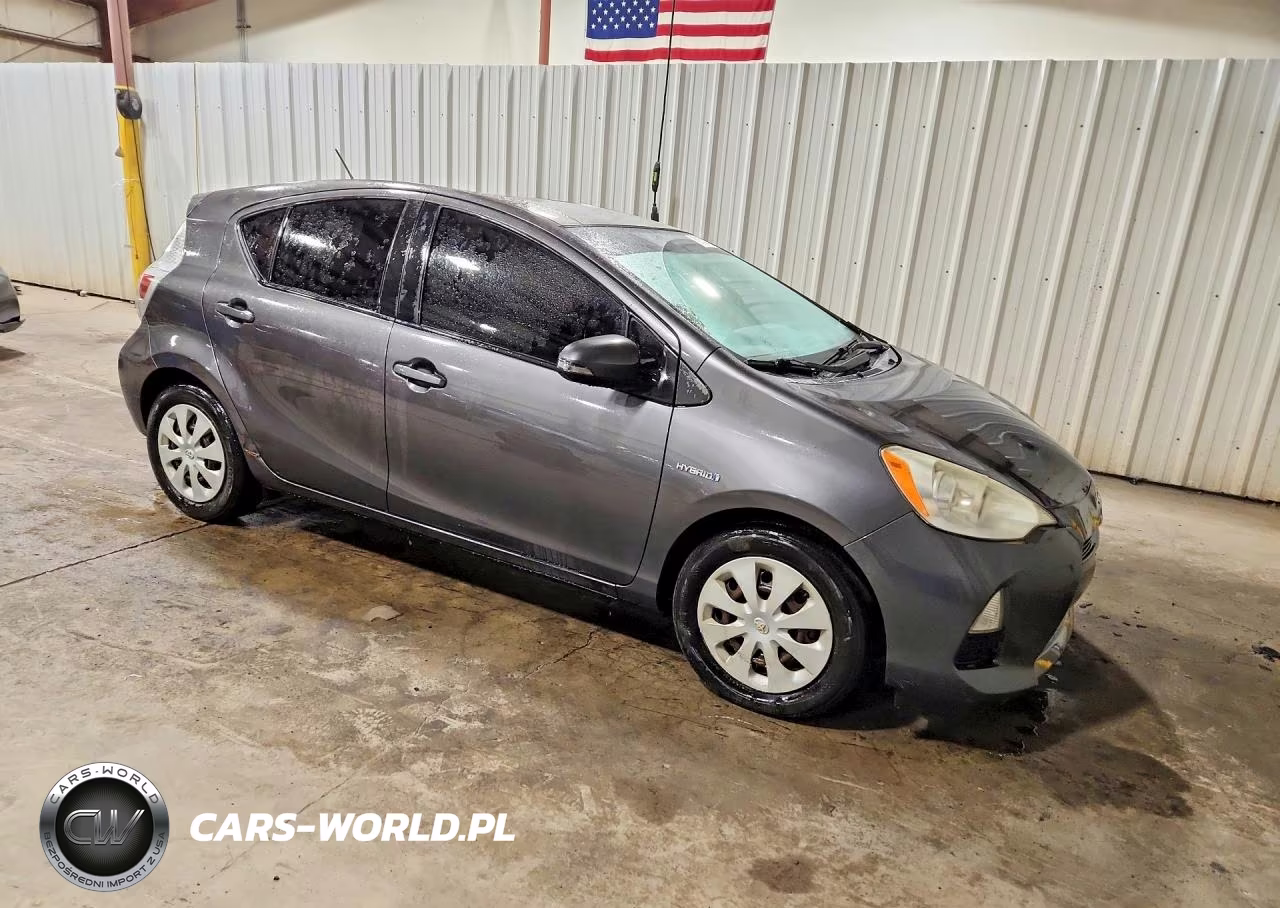 2012 Toyota Prius C Two VIN:JTDKDTB3XC1507220 - 4