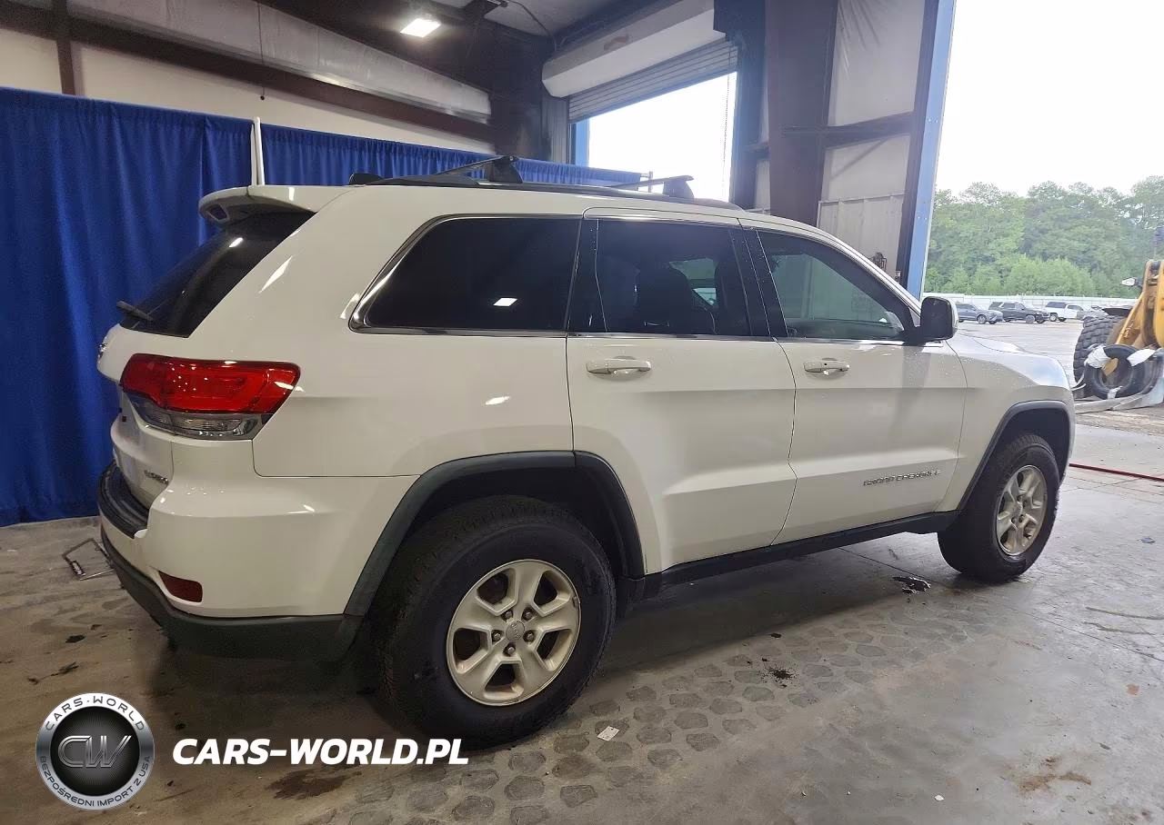 2016 Jeep Grand Cherokee Laredo VIN:1C4RJFAG5GC462002 - 3