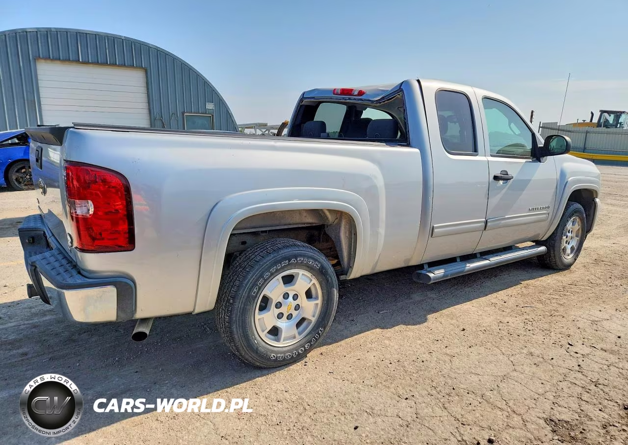 2011 Chevrolet Silverado C1500 Lt VIN:1GCRCSE06BZ186581 - 3