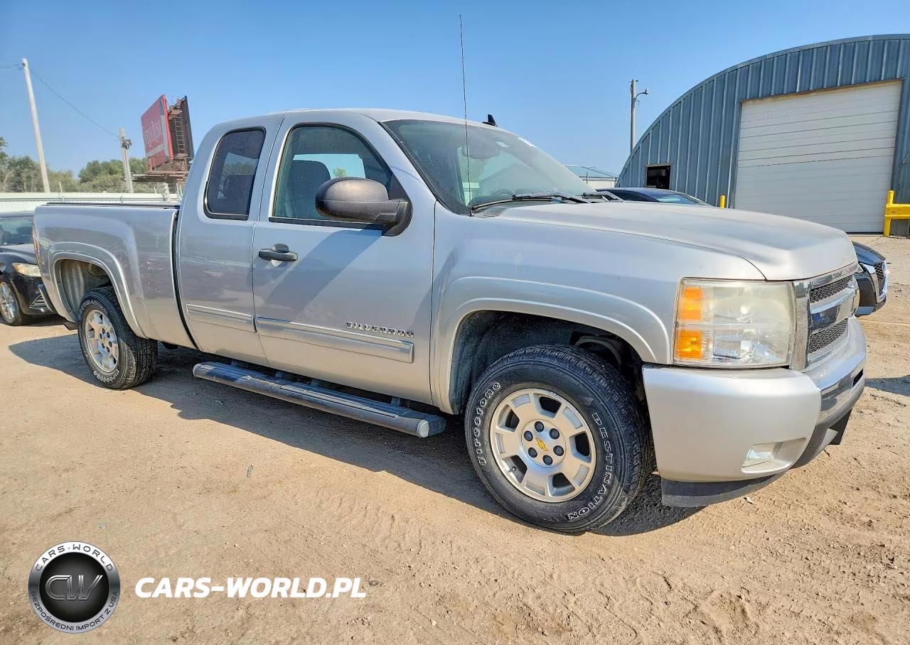 2011 Chevrolet Silverado C1500 Lt VIN:1GCRCSE06BZ186581 - 4