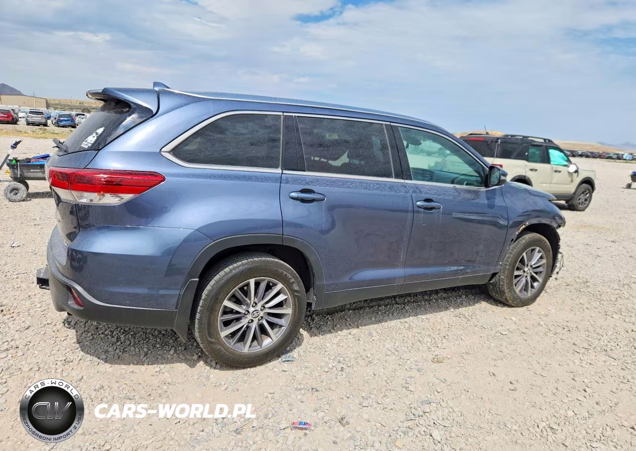 2019 Toyota Highlander Xle VIN:5TDJZRFH0KS981460 - 3