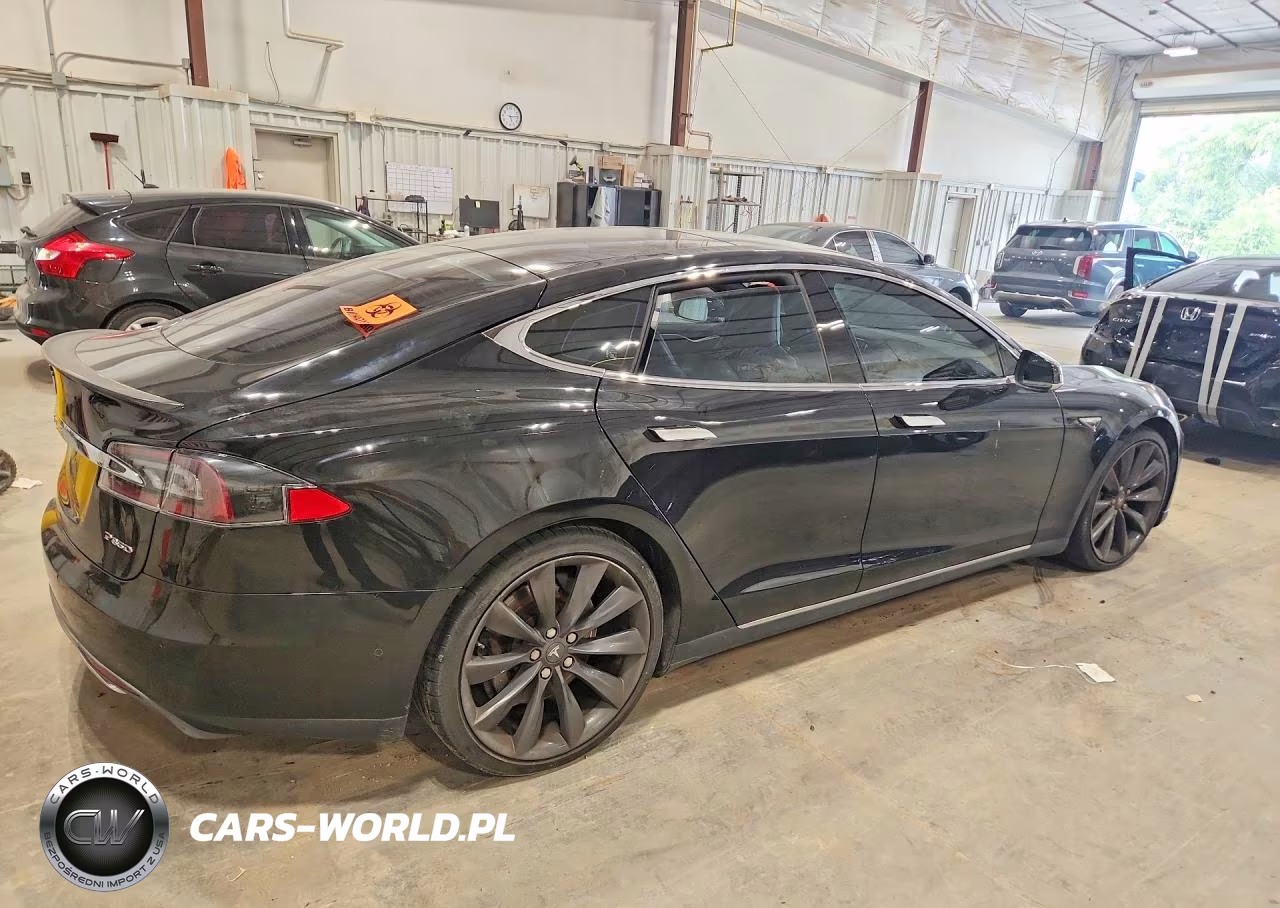2014 Tesla Model S VIN:5YJSA1H25EFP63111 - 3