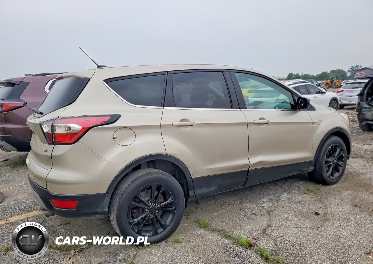 2017 Ford Escape Se VIN:1FMCU0GD9HUA99637 - 3