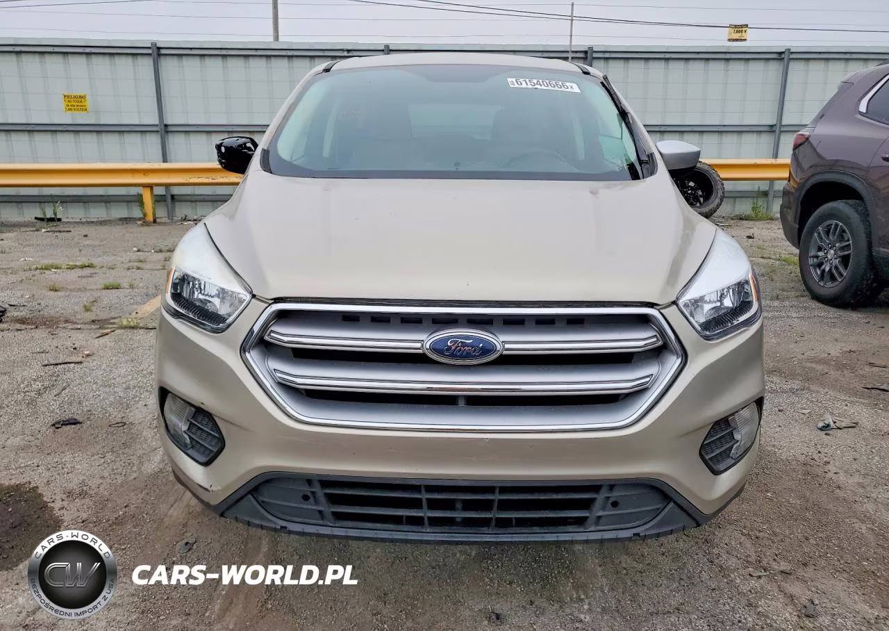 2017 Ford Escape Se VIN:1FMCU0GD9HUA99637 - 5