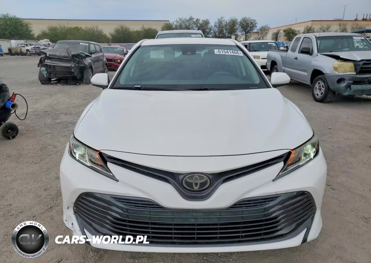 2019 Toyota Camry Le VIN:4T1B11HK5KU769571 - 5