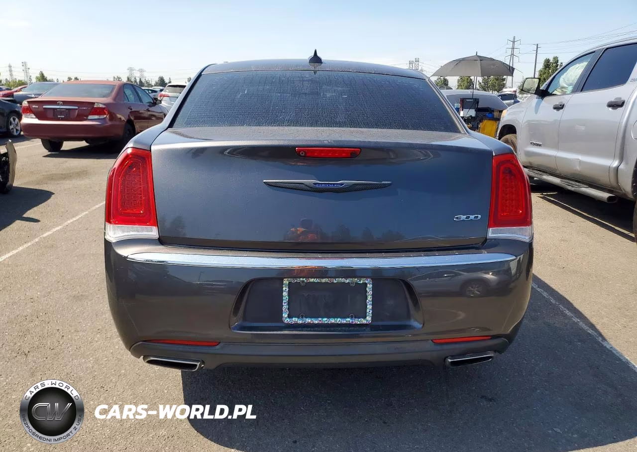 2019 Chrysler 300 Limited VIN:2C3CCAEGXKH536747 - 6
