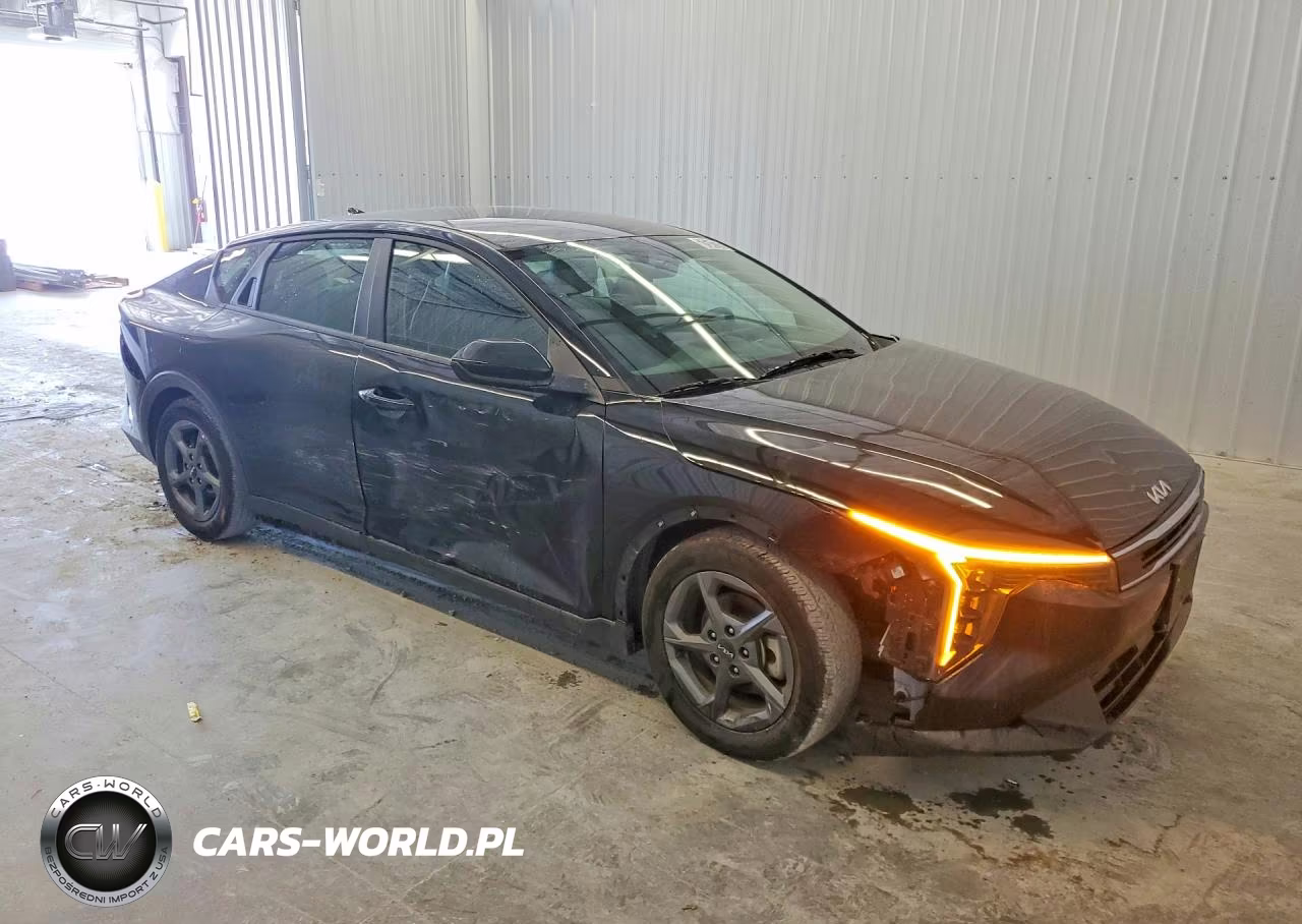 2025 Kia K4 Lxs VIN:3KPFT4DE4SE121591 - 4