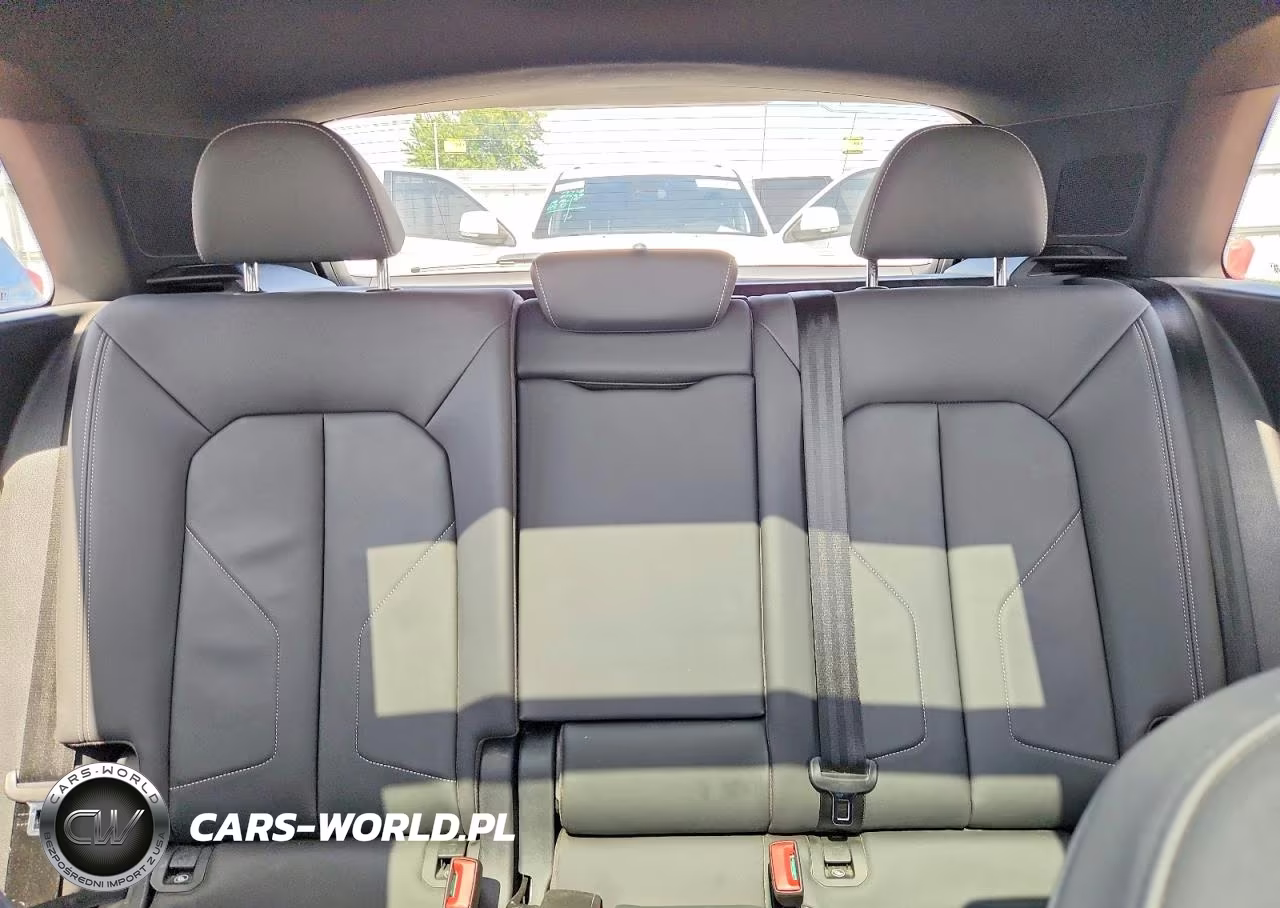 2020 Audi Q3 Premium Plus S-Line VIN:WA1EECF36L1038903 - 10