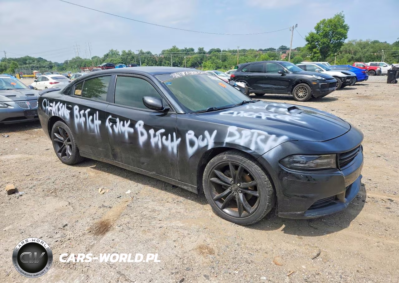 2018 Dodge Charger Sxt VIN:2C3CDXBG8JH290302 - 4