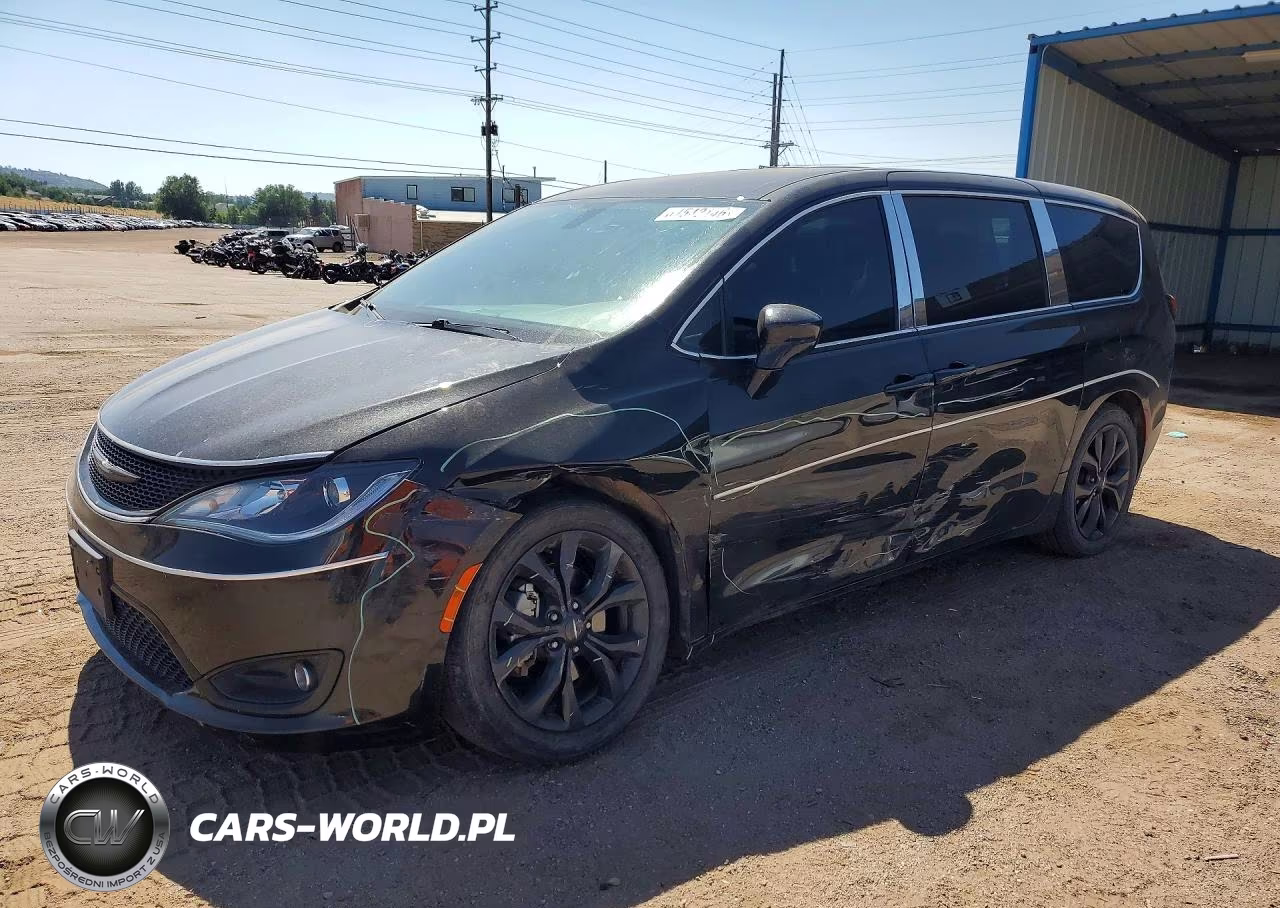 2019 Chrysler Pacifica Touring Plus – zdjęcie 1 z 13
