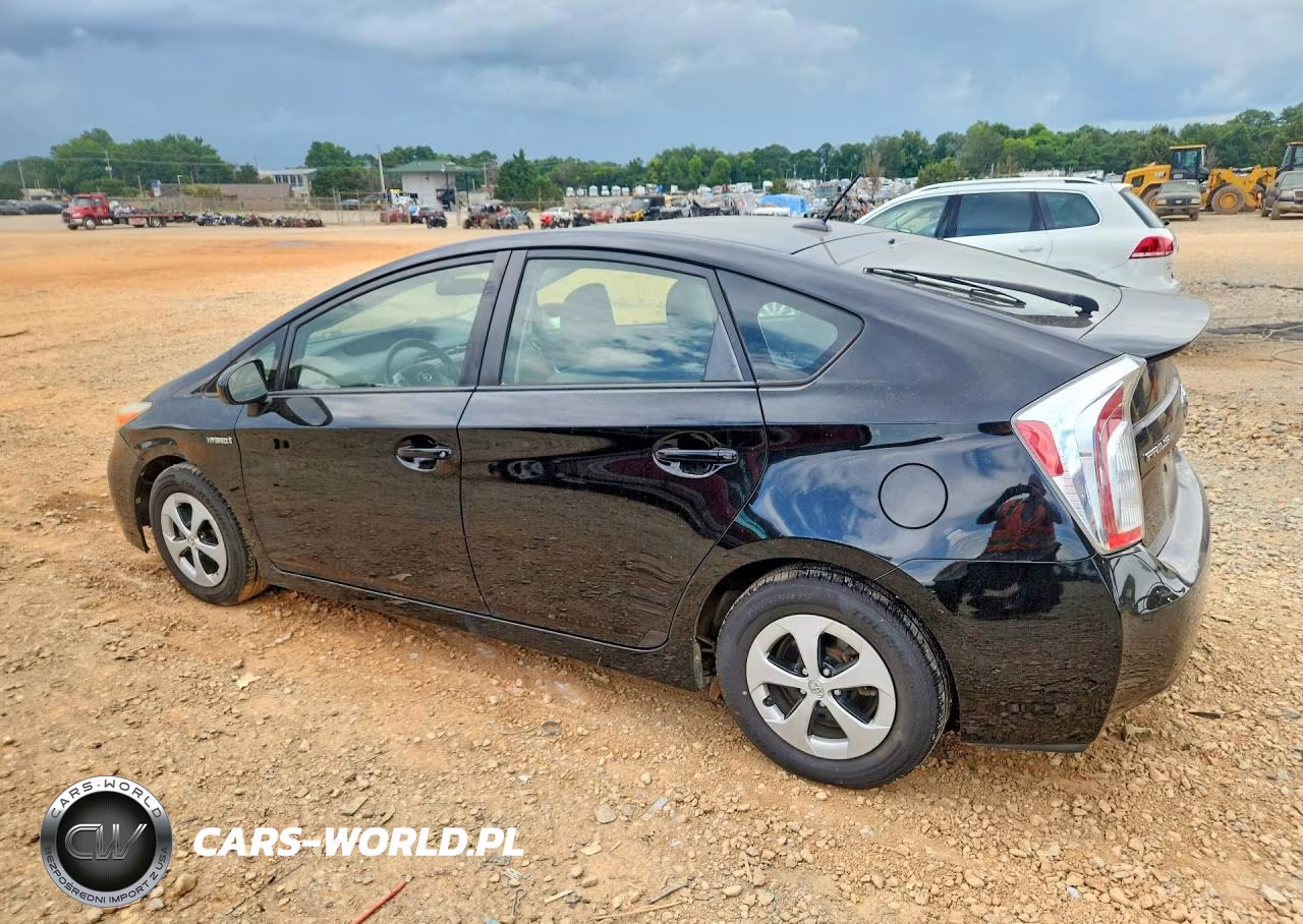 2014 Toyota Prius Three VIN:JTDKN3DU9E0390581 - 2