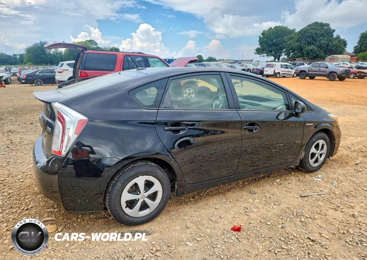 2014 Toyota Prius Three VIN:JTDKN3DU9E0390581 - 3