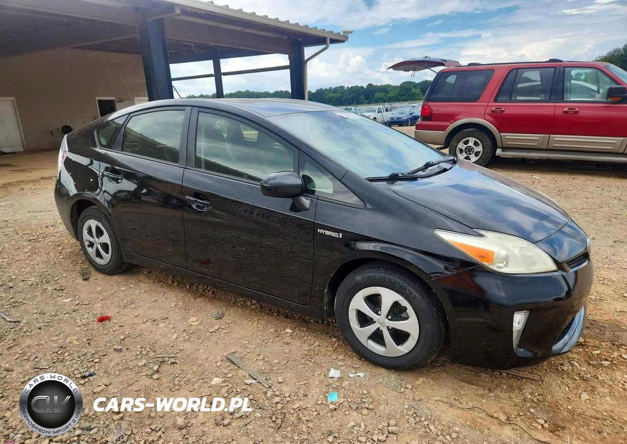 2014 Toyota Prius Three VIN:JTDKN3DU9E0390581 - 4