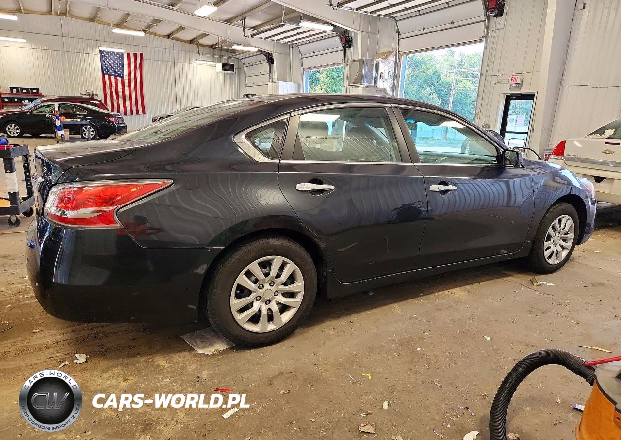2015 Nissan Altima 2.5 S VIN:1N4AL3AP4FN333134 - 3
