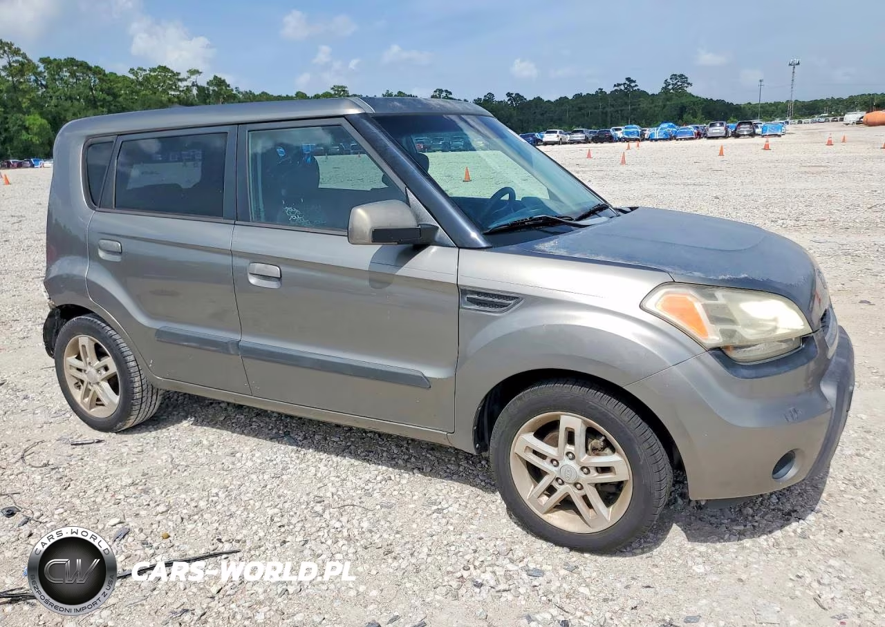 2010 Kia Soul + VIN:KNDJT2A22A7070177 - 4