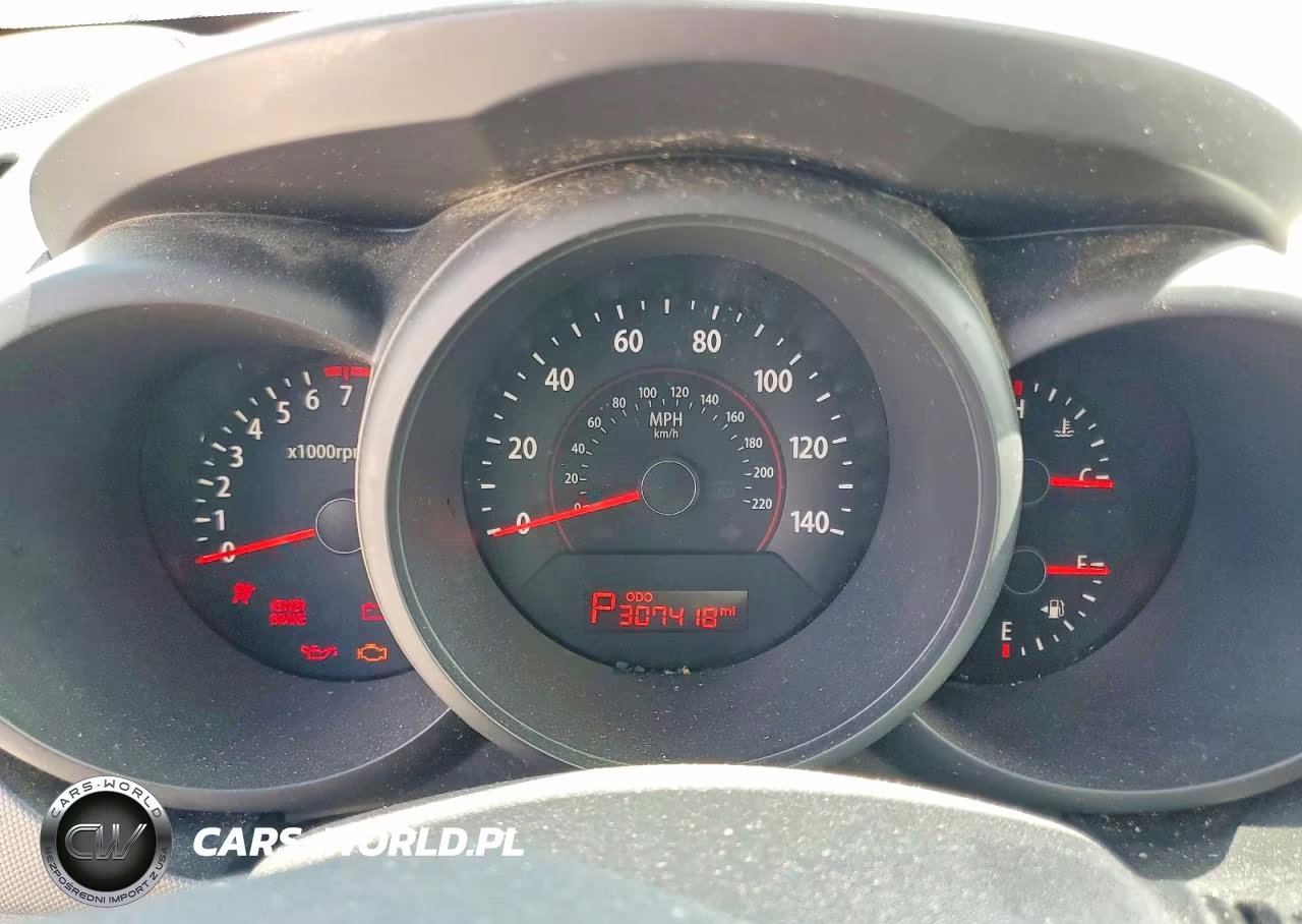2010 Kia Soul + VIN:KNDJT2A22A7070177 - 9