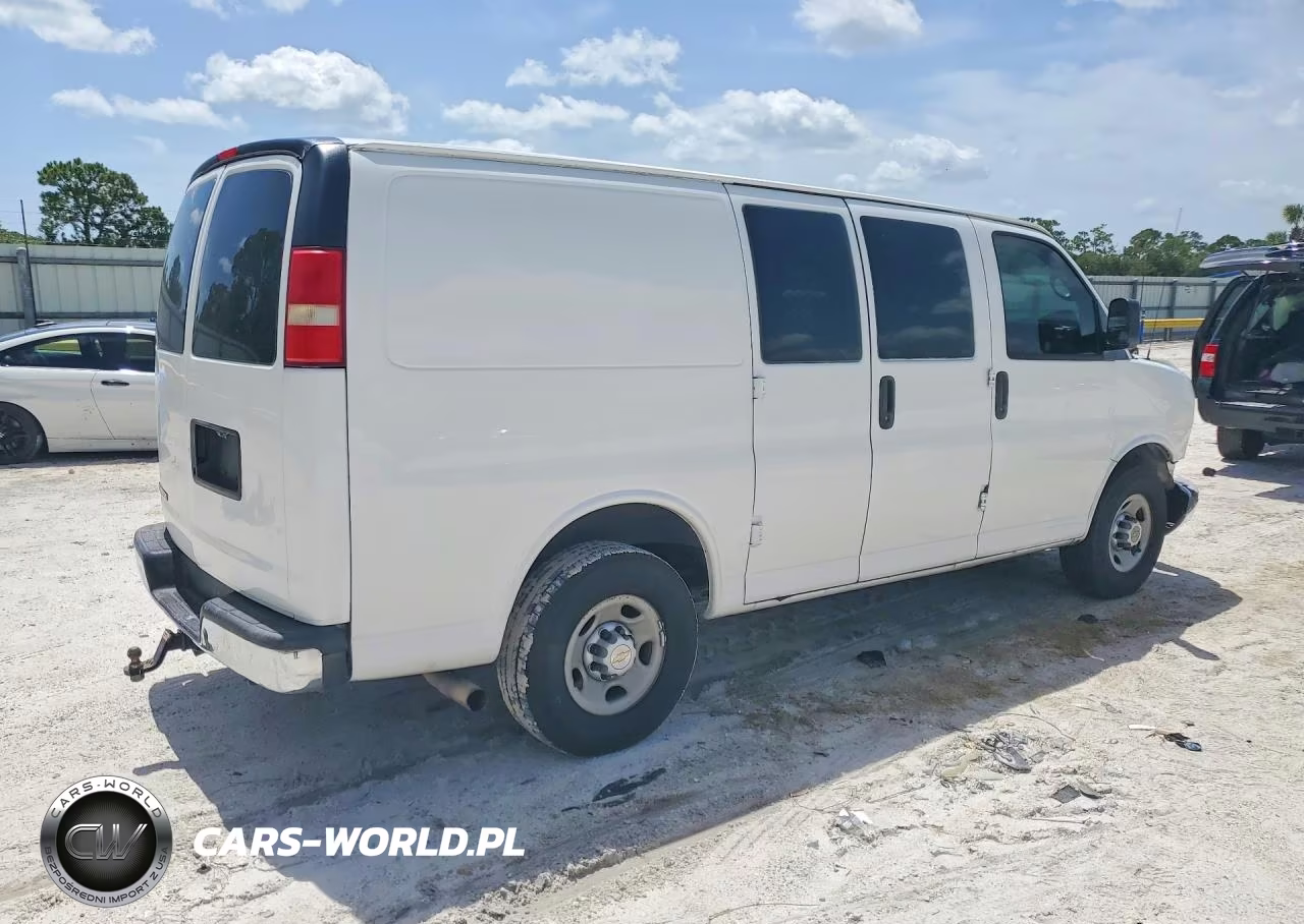 2014 Chevrolet Express G2500 VIN:1GCWGFCAXE1141253 - 3