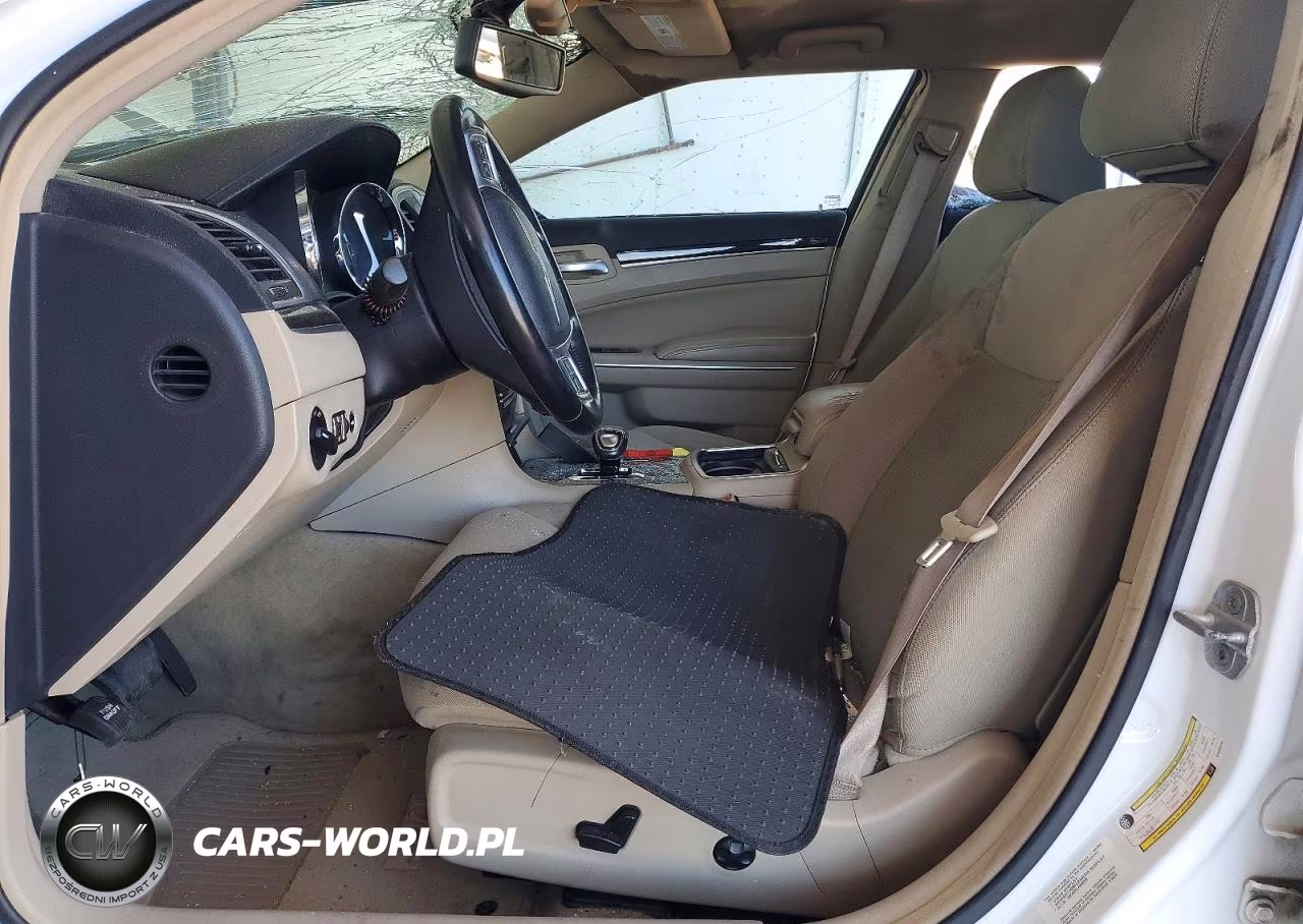 2012 Chrysler 300 VIN:2C3CCAAG4CH202673 - 7