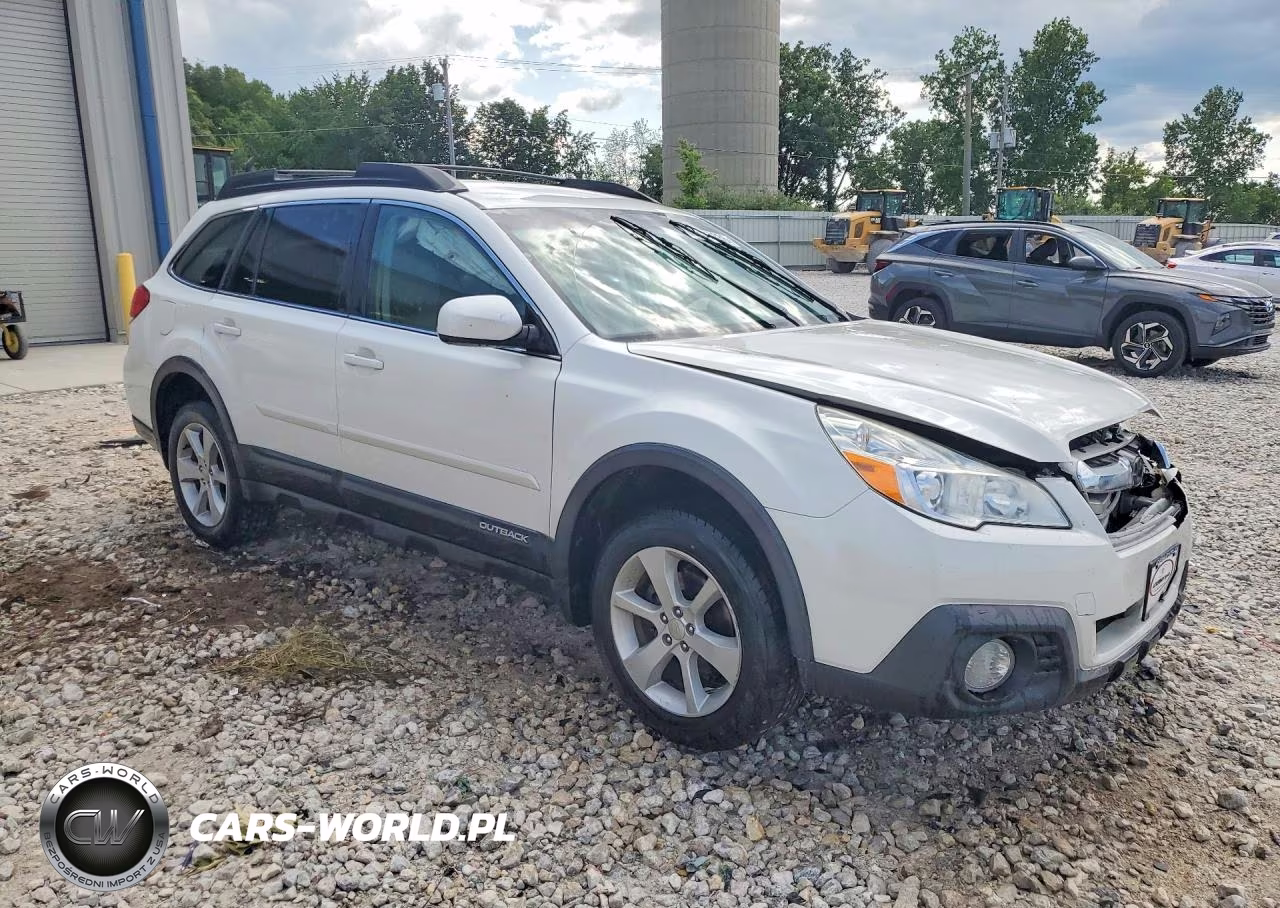 2014 Subaru Outback 2.5I Premium VIN:4S4BRCCC2E3265381 - 4