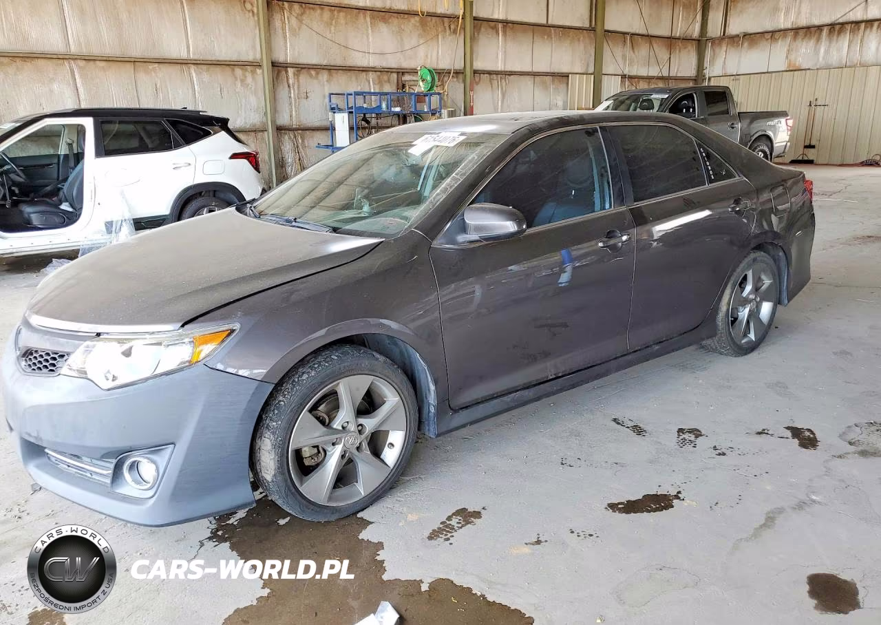 2014 Toyt Camry – zdjęcie 1 z 12