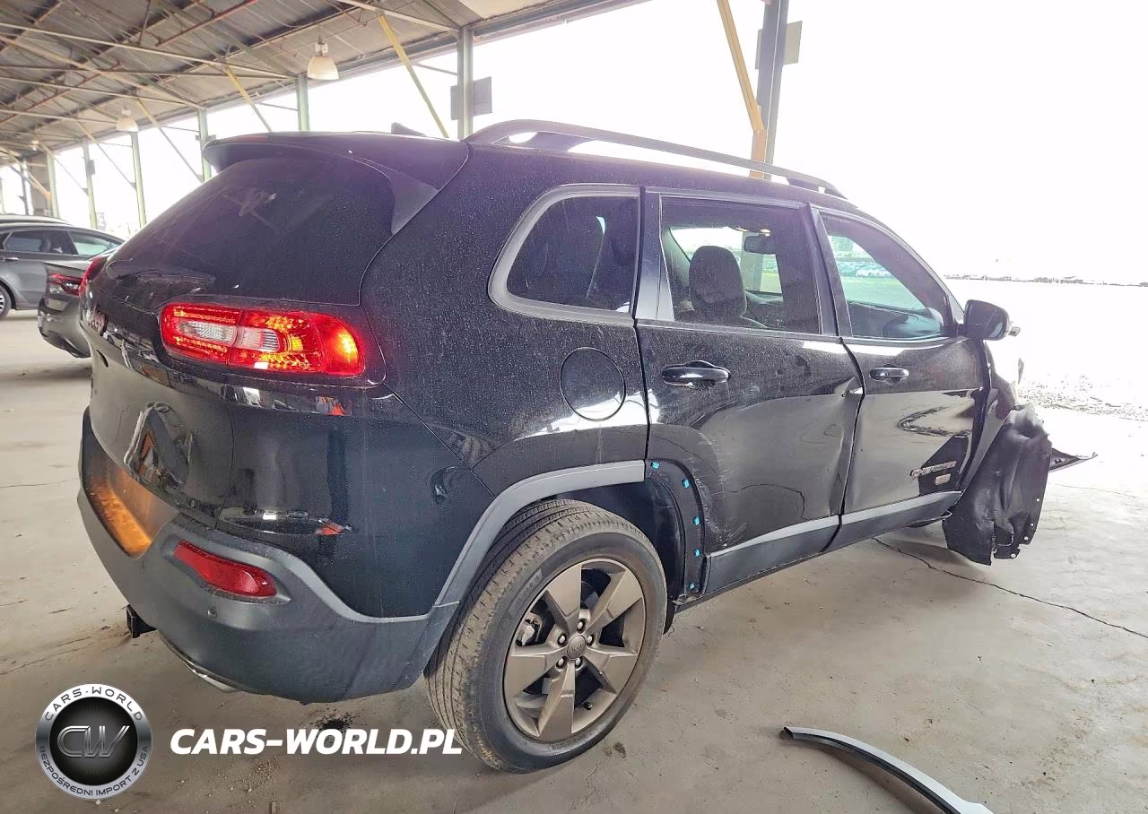 2017 Jeep Cherokee VIN:1C4PJMCS0HW568158 - 3