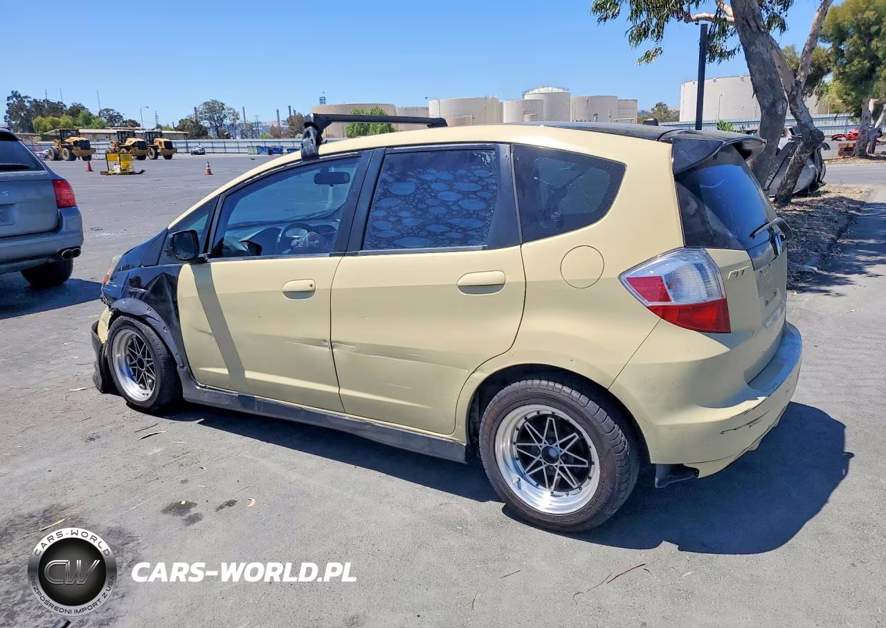 2013 Honda Fit Sport VIN:JHMGE8G51DC031180 - 2