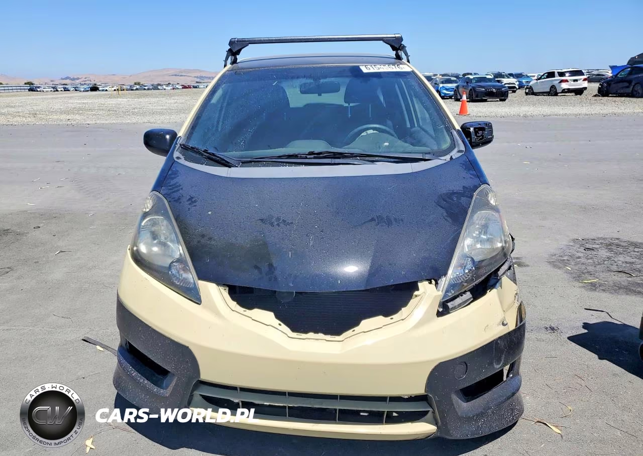 2013 Honda Fit Sport VIN:JHMGE8G51DC031180 - 5