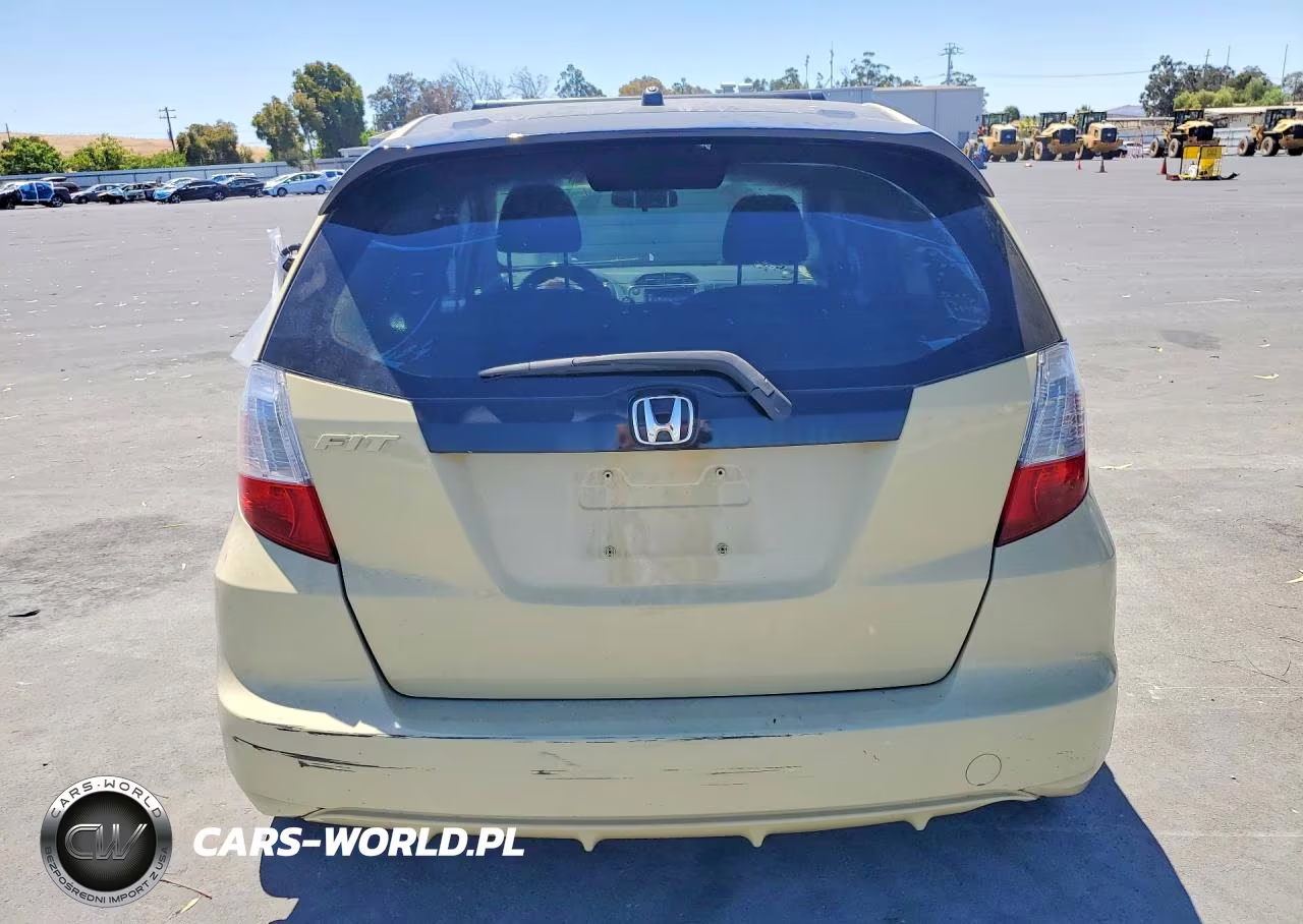 2013 Honda Fit Sport VIN:JHMGE8G51DC031180 - 6