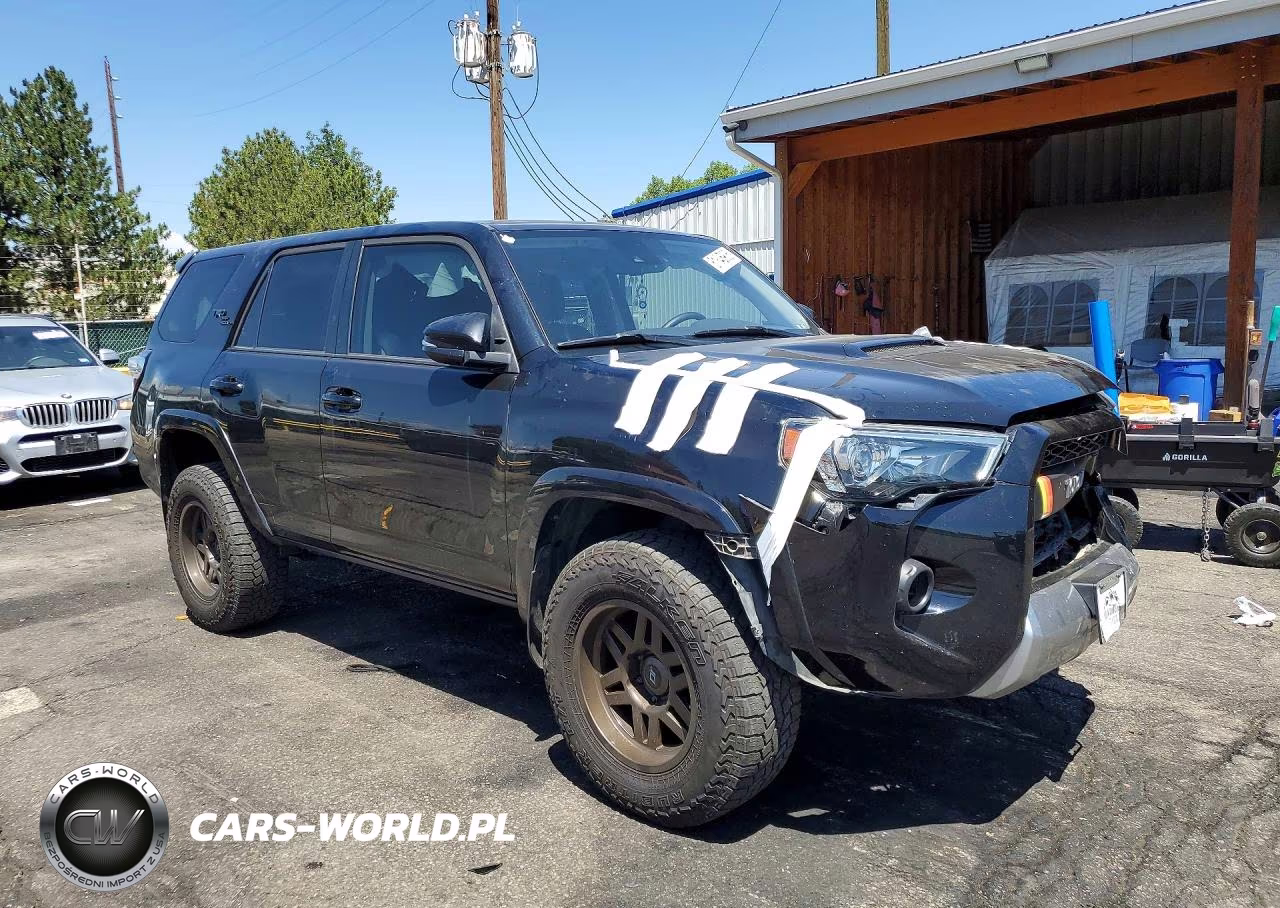 2020 Toyota 4Runner Trd Off-Road Premium VIN:JTEBU5JR6L5748178 - 4
