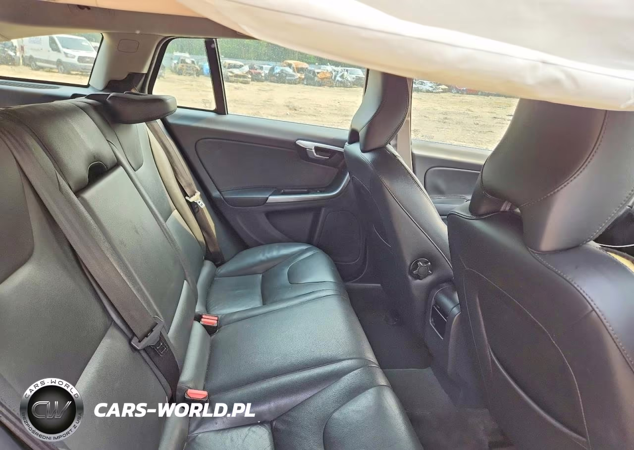 2015 Volvo V60 T5 Premier VIN:YV140MEB5F1207676 - 10