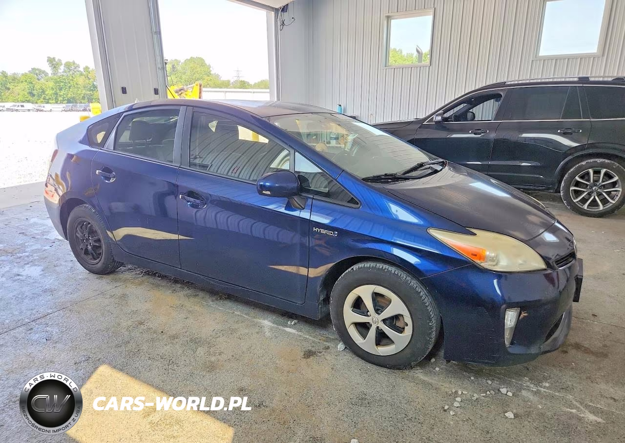 2012 Toyota Prius Three VIN:JTDKN3DUXC1559787 - 4