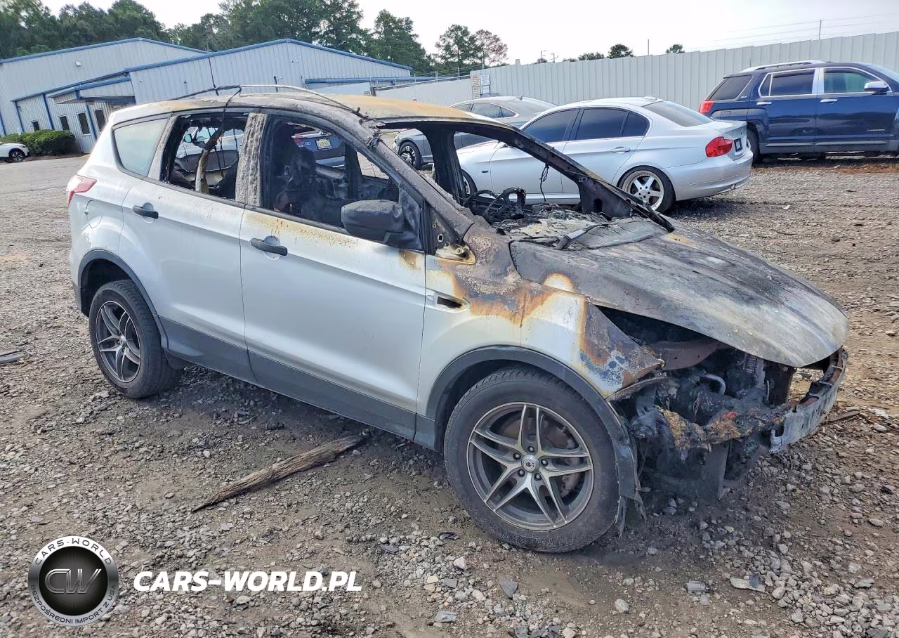2013 Ford Escape S VIN:1FMCU0F72DUB60607 - 4