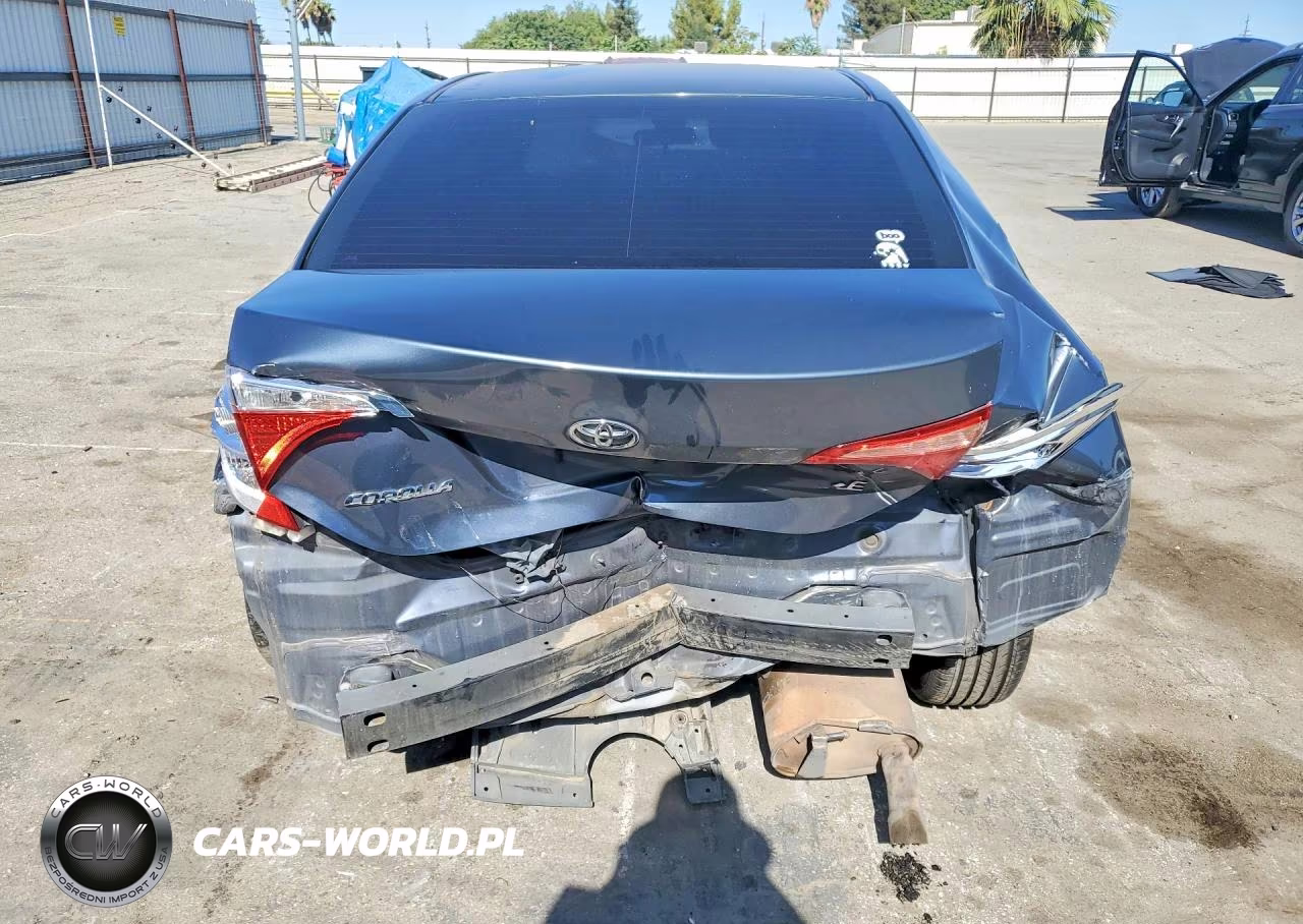 2018 Toyota Corolla Le VIN:5YFBURHE3JP786918 - 6