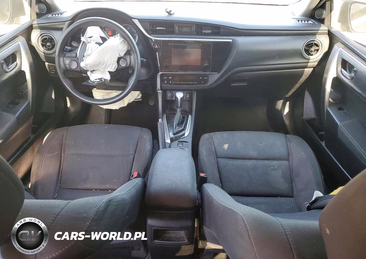 2018 Toyota Corolla Le VIN:5YFBURHE3JP786918 - 8