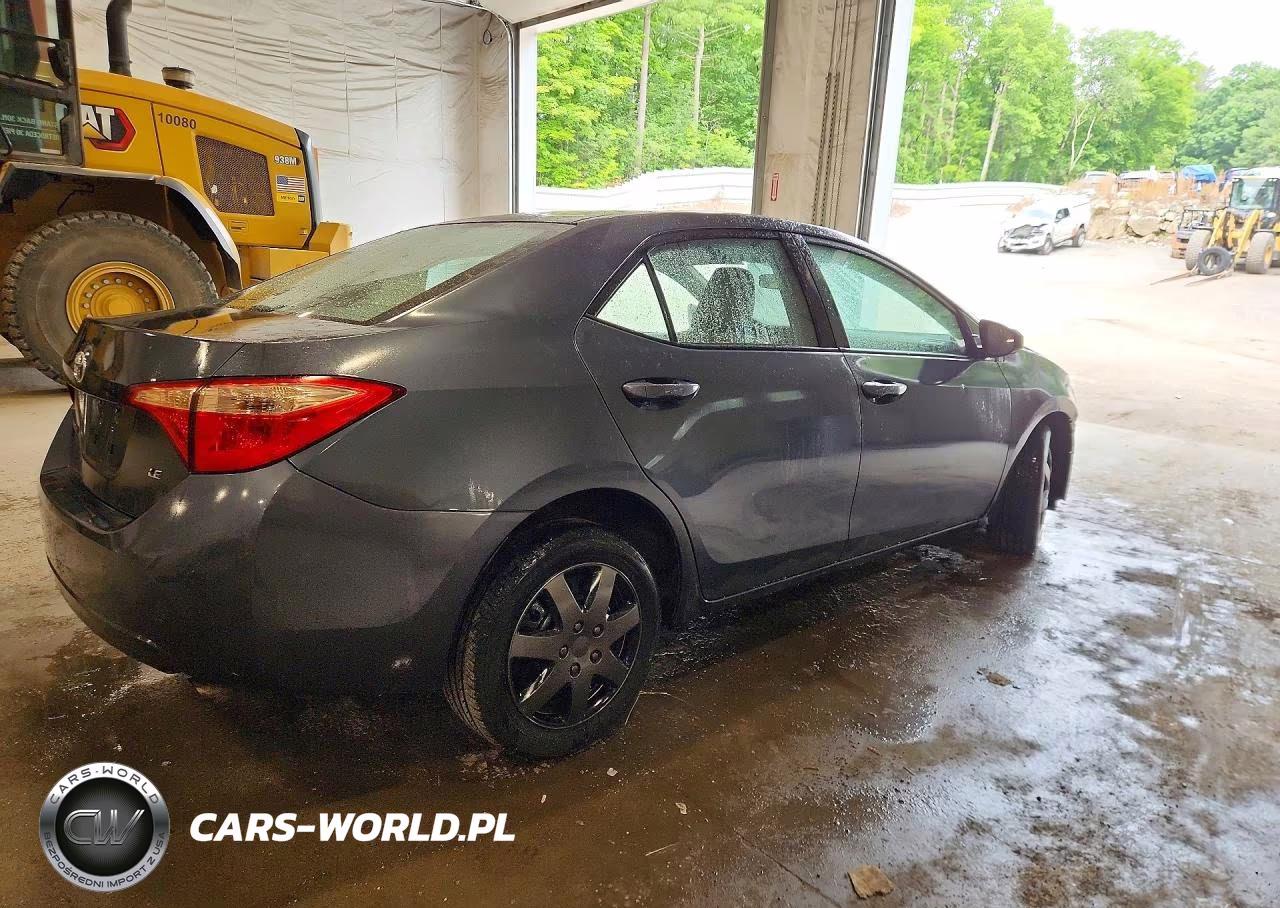 2017 Toyota Corolla Le VIN:2T1BURHE5HC776658 - 3