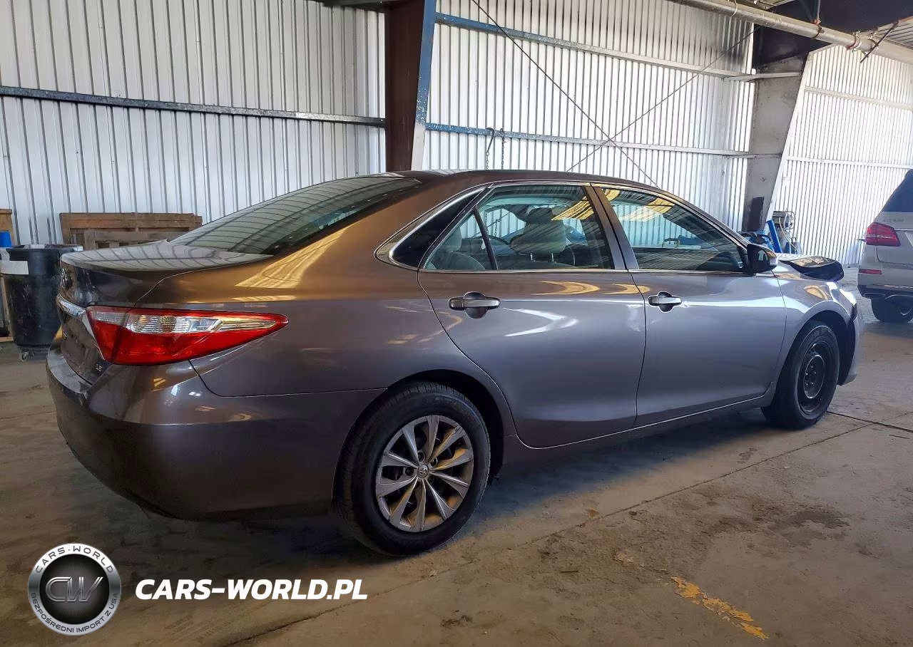 2015 Toyota Camry Le VIN:4T1BF1FKXFU012157 - 3