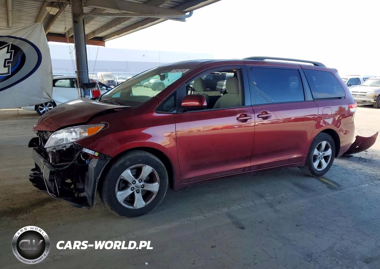 2014 Toyota Sienna Le – zdjęcie 1 z 14